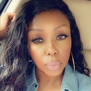 Meet your Posher, Afi